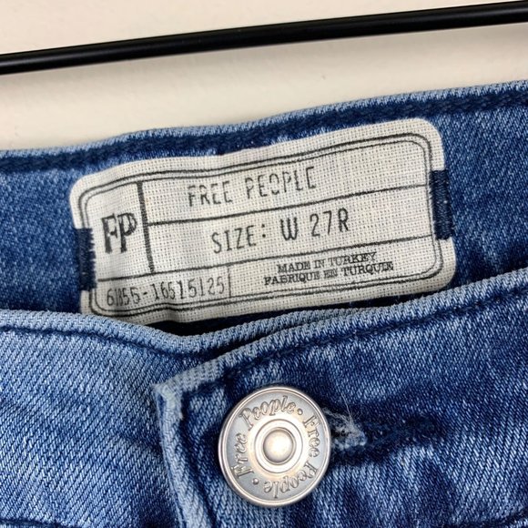NEW Free People High Rise Busted Skinny Jean - Size  27 - Picture 5 of 8